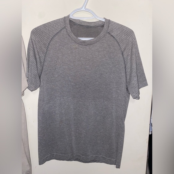 Lululemon Slate/White Metal Vent - Picture 2 of 3